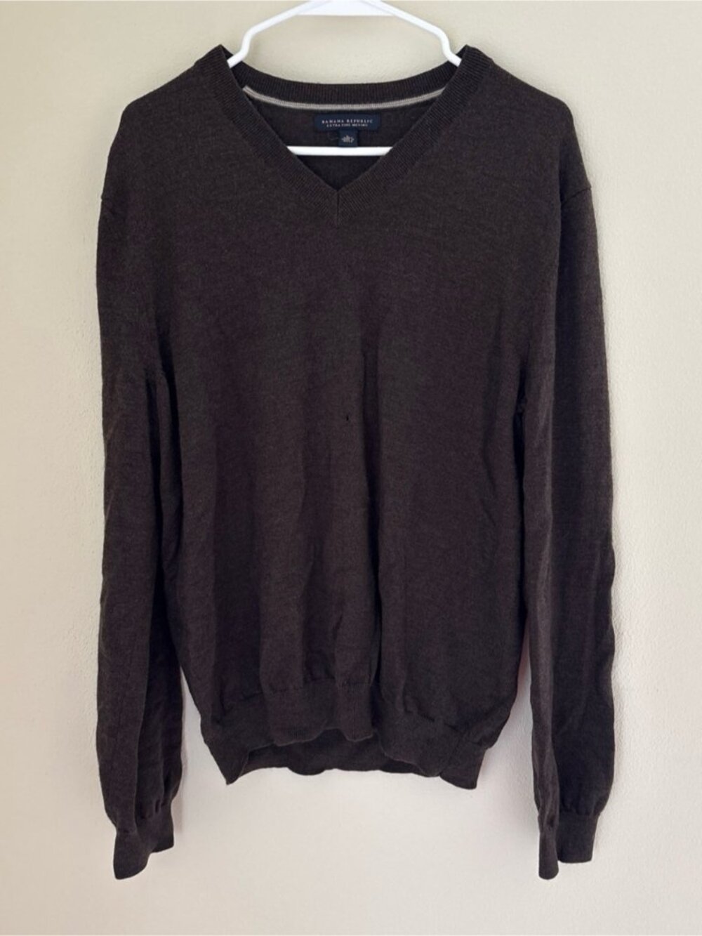 Banana Republic V-Neck Merino Wool Sweater Size Large